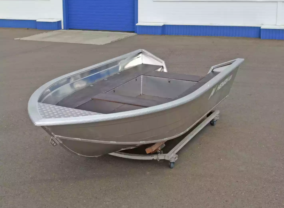 Алюминиевая лодка  Неман-420 в Хасавюрте