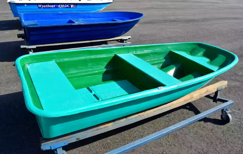 Стеклопластиковая лодка Старт (тримаран) в Хасавюрте