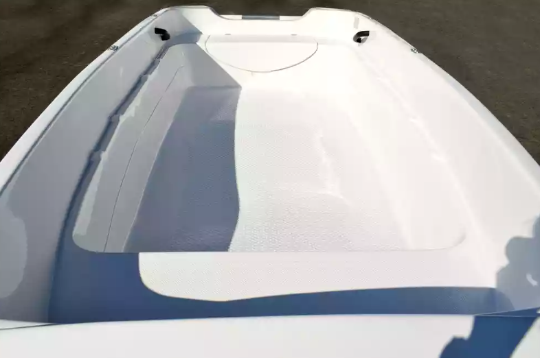 Стеклопластиковая лодка Пингвин (тримаран) в Хасавюрте