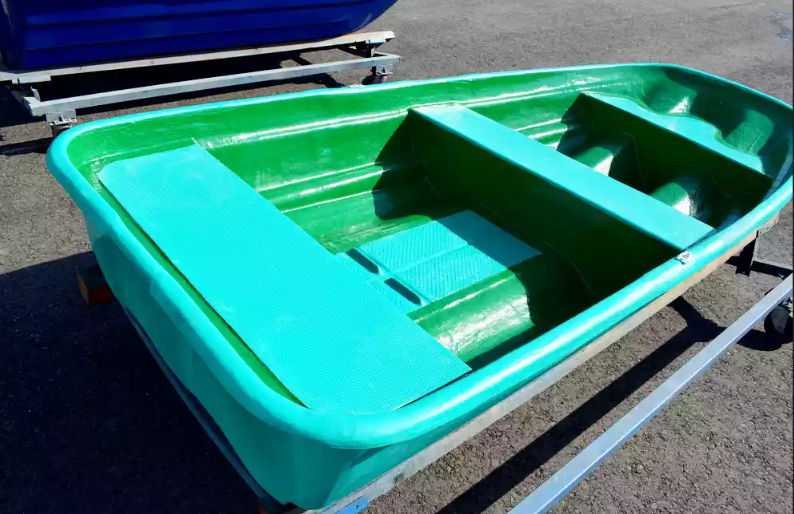 Стеклопластиковая лодка Старт (тримаран) в Хасавюрте