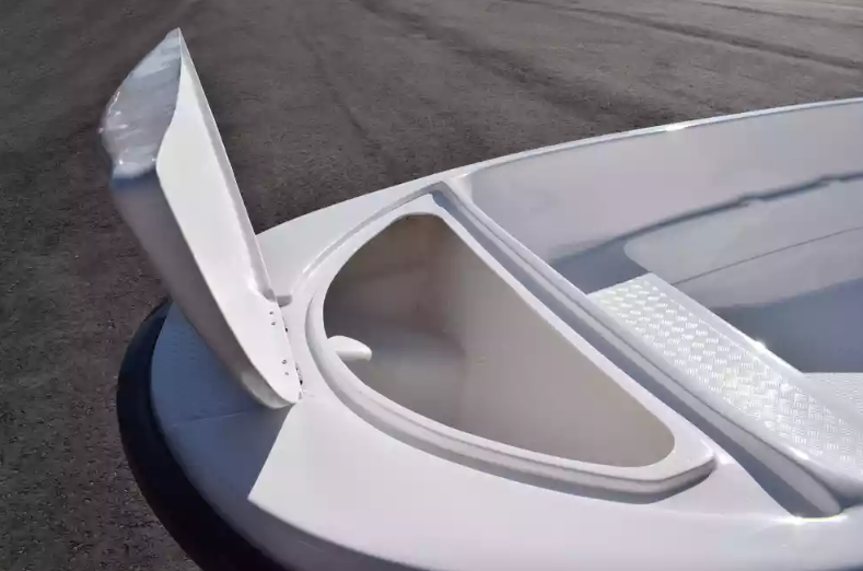 Стеклопластиковая лодка Пингвин (тримаран) в Хасавюрте