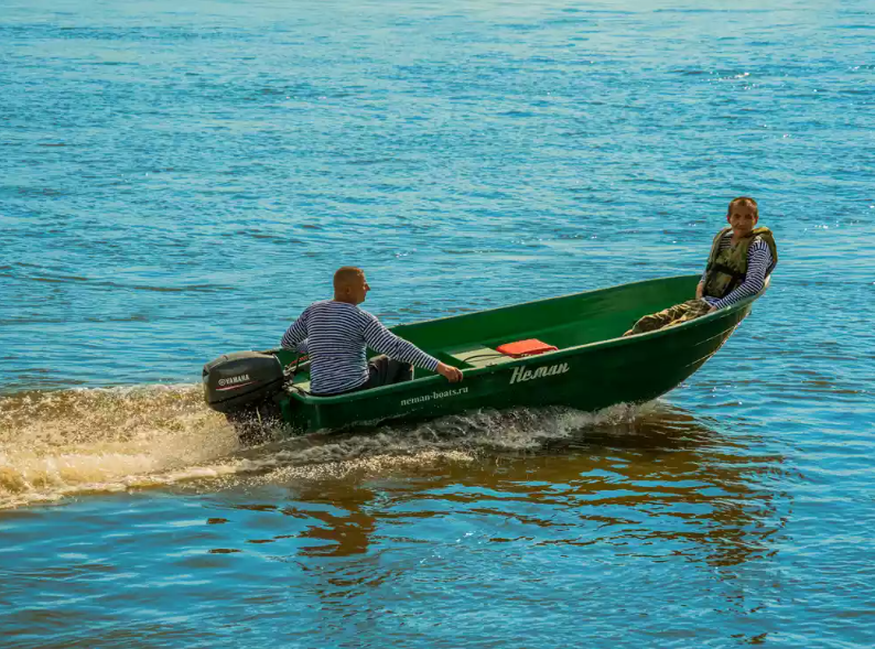 Стеклопластиковая лодка Neman-340 (тримаран) в Хасавюрте