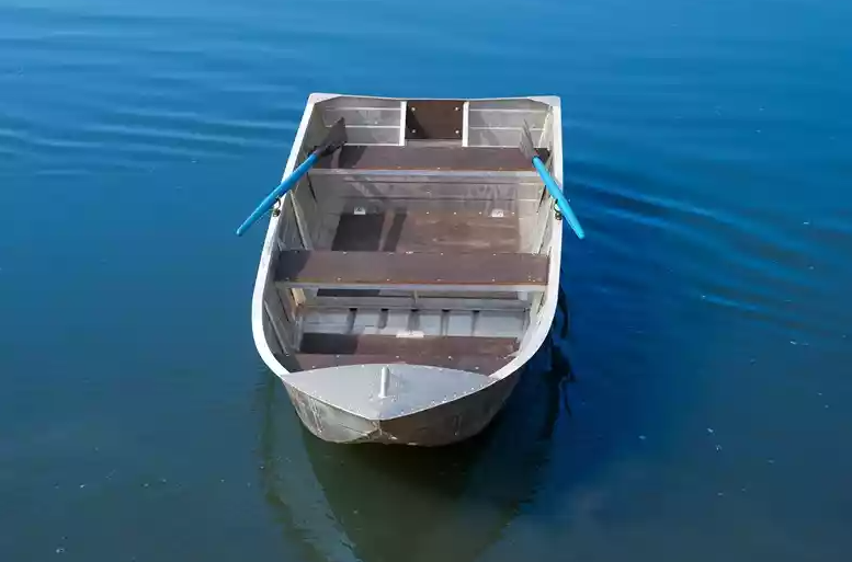 Алюминиевая лодка Вятка-Профи 32 в Хасавюрте