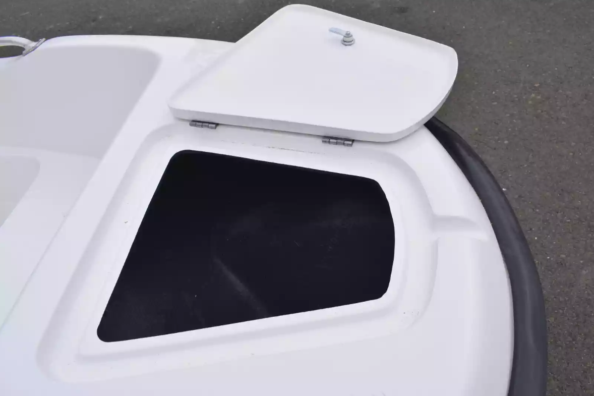 Стеклопластиковая лодка Пингвин New (тримаран) в Хасавюрте