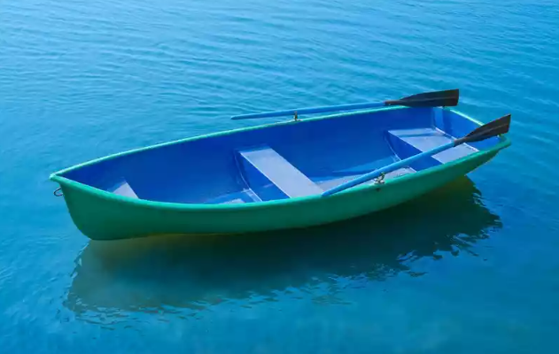 Стеклопластиковая лодка Дельфин в Хасавюрте