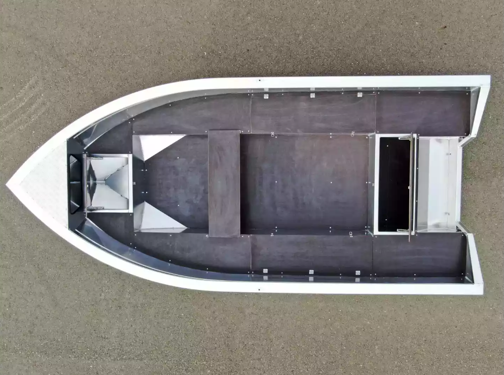 Алюминиевая лодка  Неман-420 в Хасавюрте