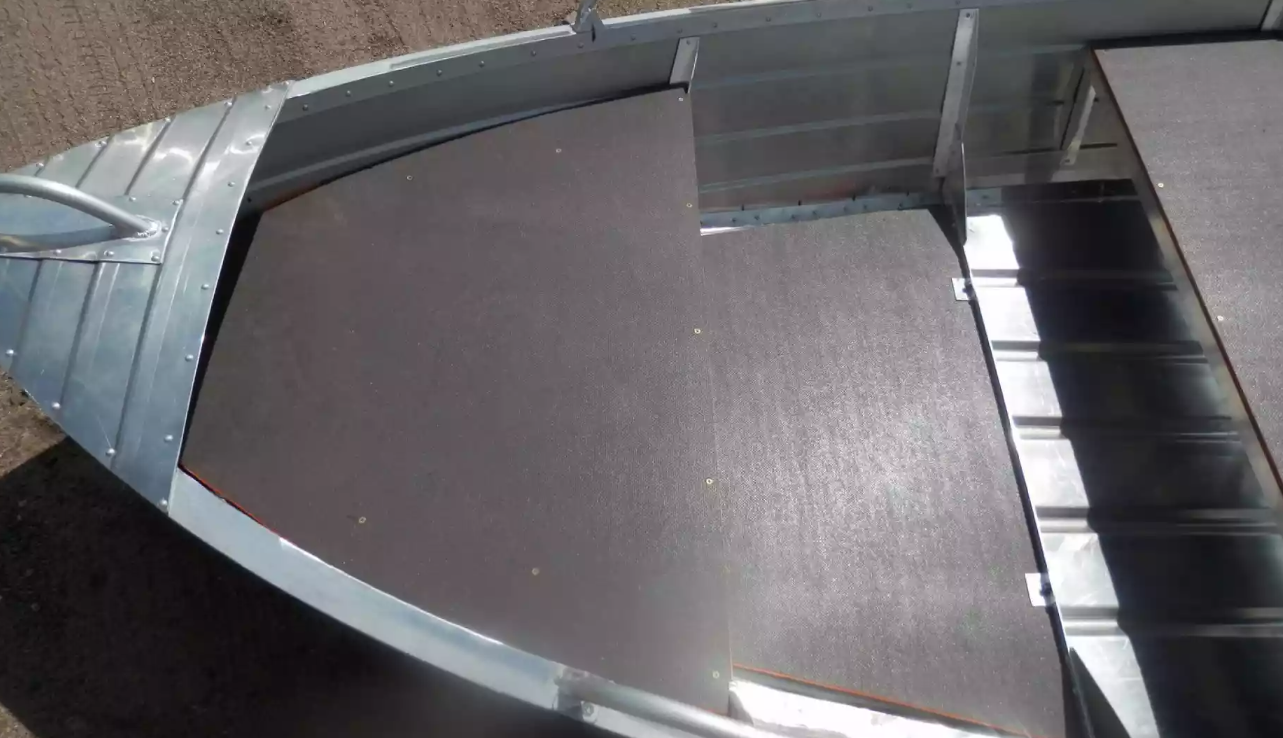 Алюминиевая лодка Вятка-Профи 32 в Хасавюрте