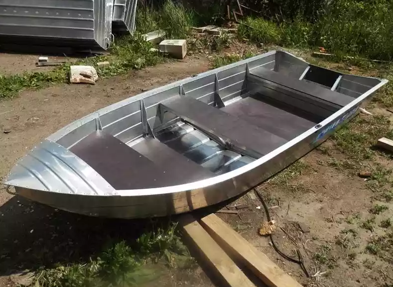 Алюминиевая лодка Вятка-Профи 37 в Хасавюрте