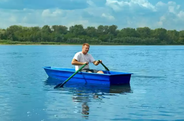 Стеклопластиковая лодка Малютка в Хасавюрте