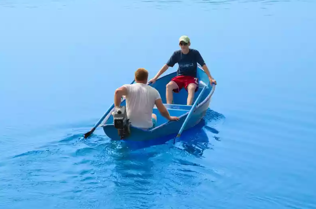 Стеклопластиковая лодка Омуль в Хасавюрте