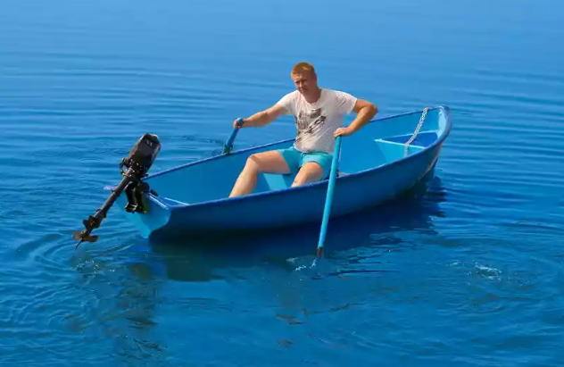 Стеклопластиковая лодка Омуль в Хасавюрте