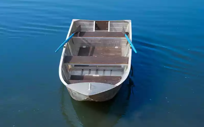 Алюминиевая лодка Вятка-Профи 37 в Хасавюрте