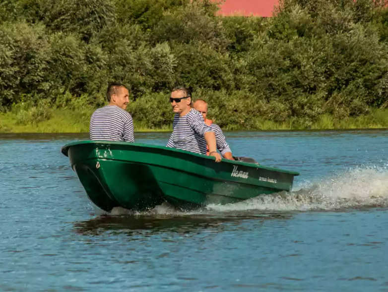 Стеклопластиковая лодка Neman-340 (тримаран) в Хасавюрте