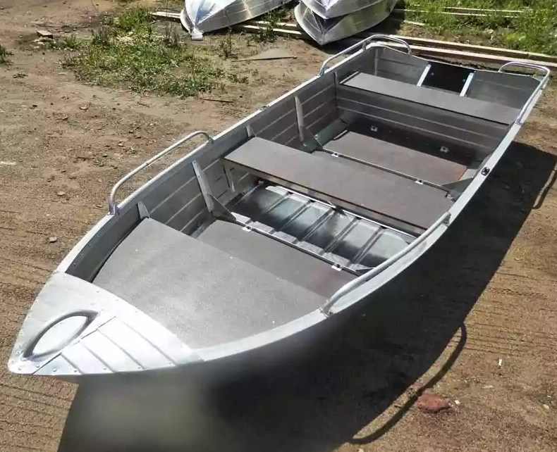 Алюминиевая лодка Вятка-Профи 37 в Хасавюрте