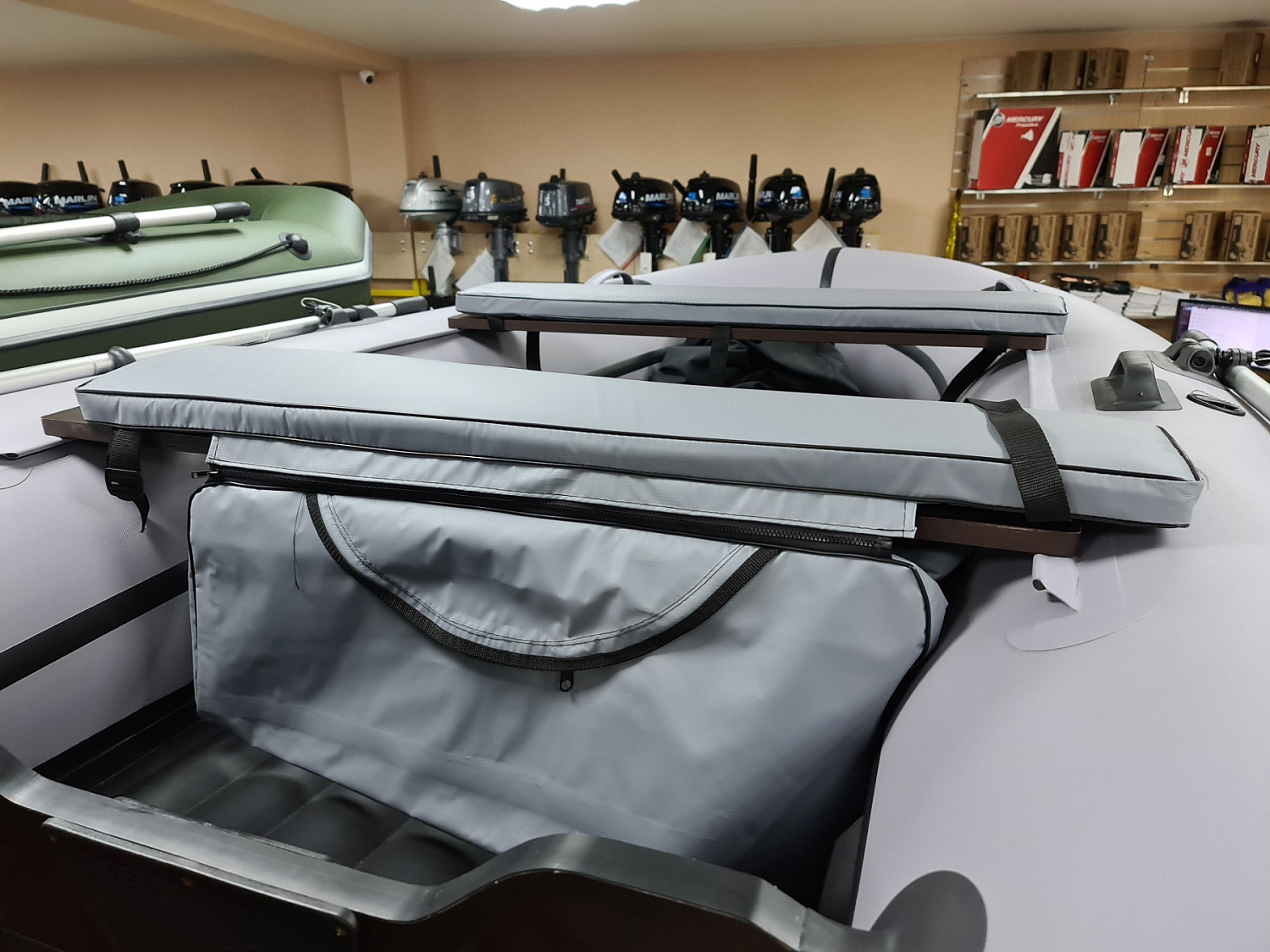 КОМПЛЕКТ МЯГКИХ НАКЛАДОК С СУМКОЙ ДЛЯ ЛОДОК 110Х20 СЕРЫЙ в Хасавюрте