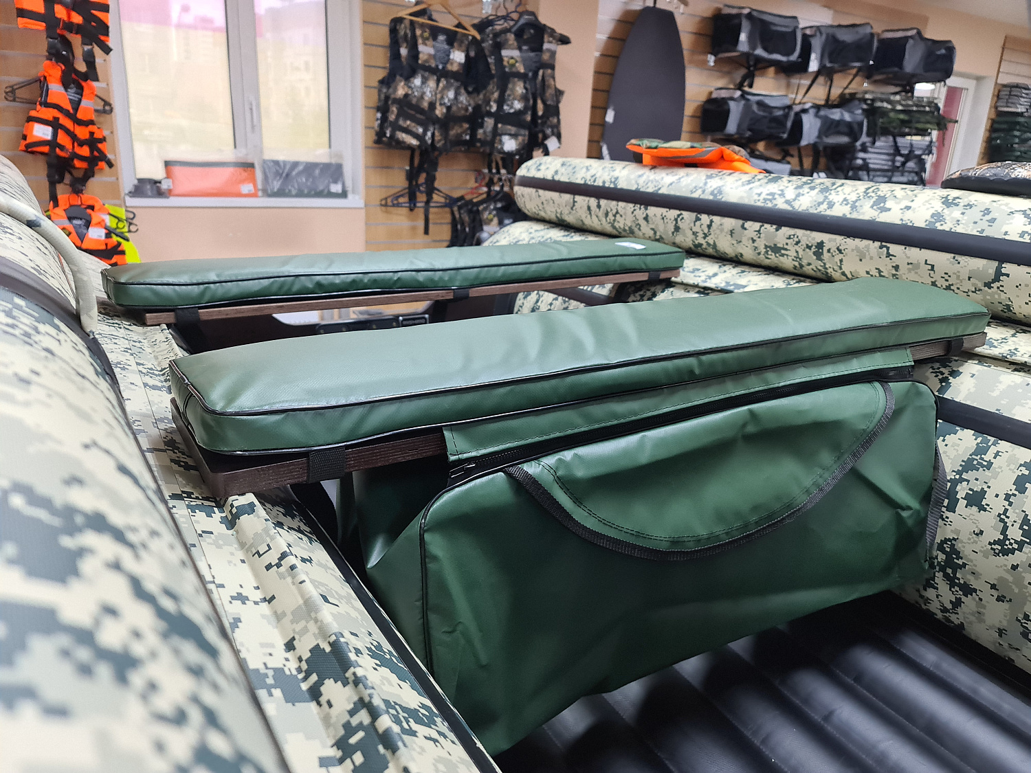 КОМПЛЕКТ МЯГКИХ НАКЛАДОК С СУМКОЙ ДЛЯ ЛОДОК 110Х20 ЗЕЛЕНЫЙ в Хасавюрте