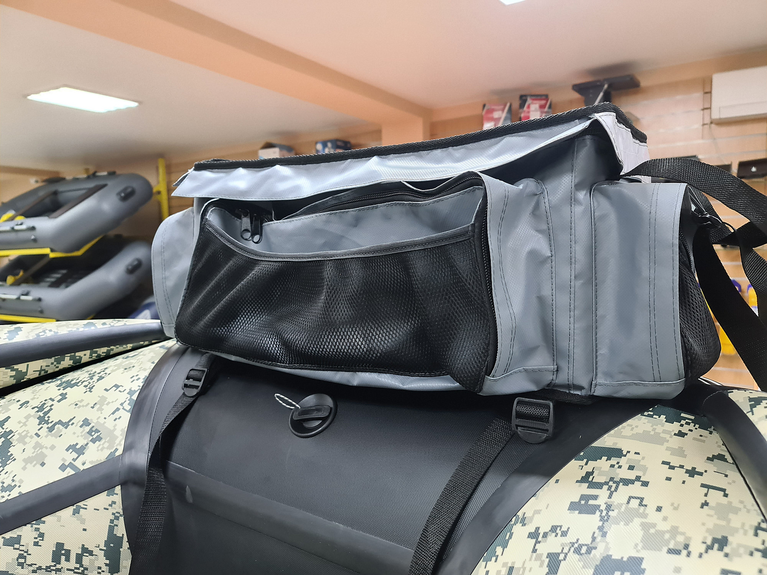 СУМКА ЛЮКС НА БАЛЛОН ДЛЯ ЛОДОК ПВХ 50Х25Х25 СМ в Хасавюрте