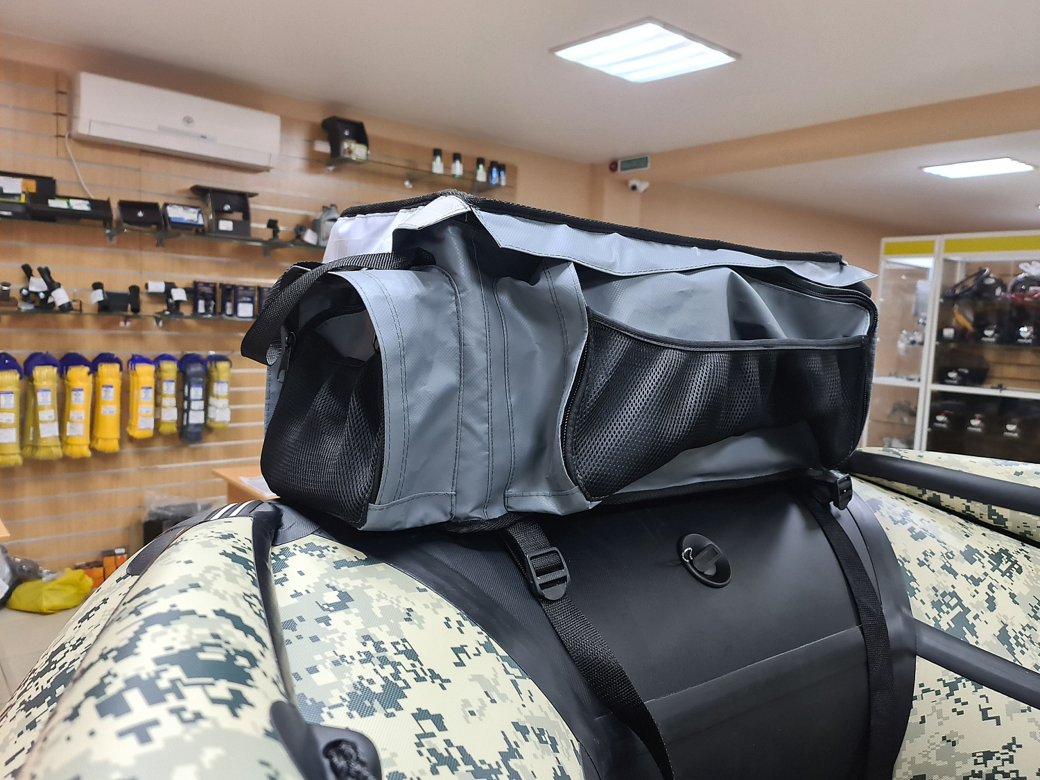 СУМКА ЛЮКС НА БАЛЛОН ДЛЯ ЛОДОК ПВХ 50Х25Х25 СМ в Хасавюрте